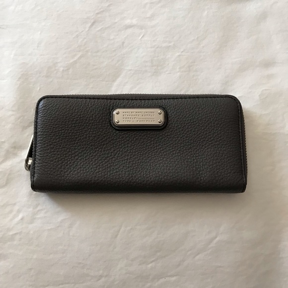 Marc by Marc Jacobs leather wallet - Picture 1 of 5